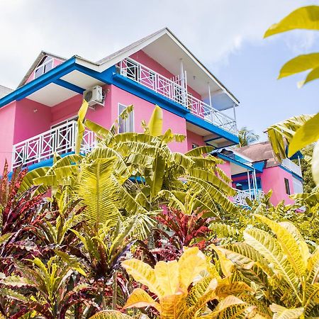 Fresh Water Bay Hotel El Encanto מראה חיצוני תמונה