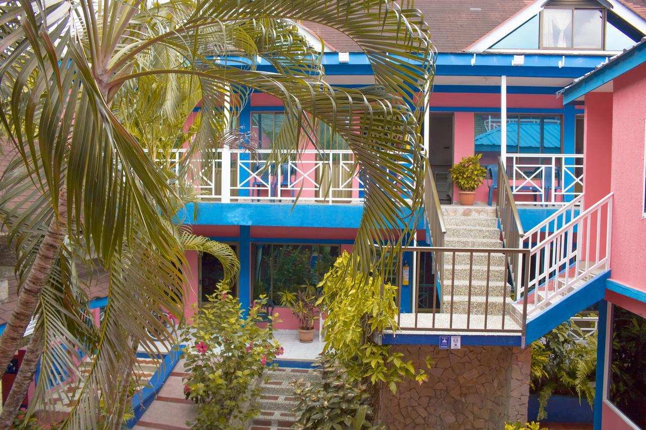 Fresh Water Bay Hotel El Encanto מראה חיצוני תמונה