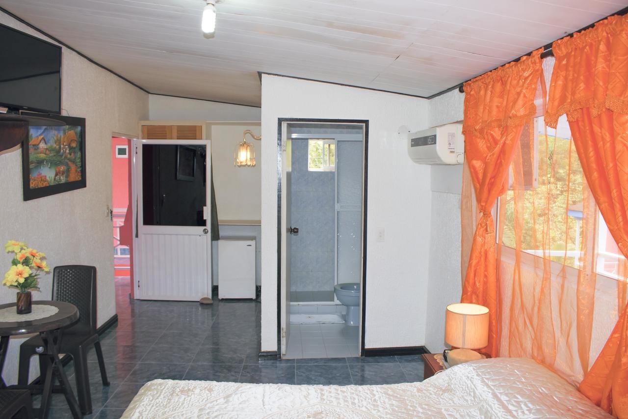 Fresh Water Bay Hotel El Encanto מראה חיצוני תמונה