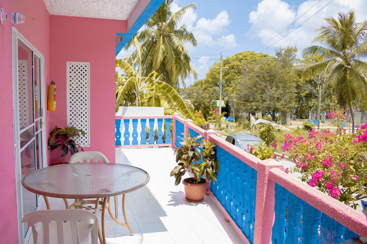 Fresh Water Bay Hotel El Encanto מראה חיצוני תמונה