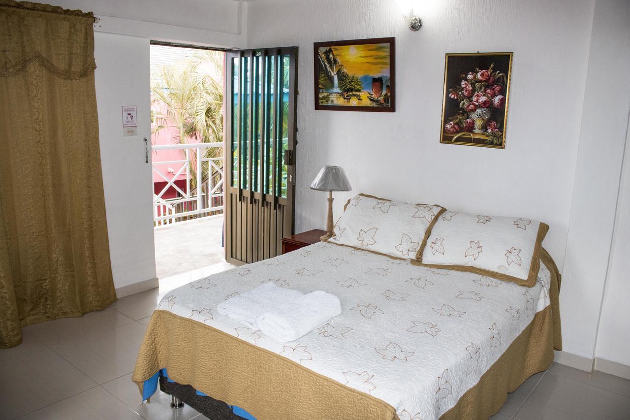 Fresh Water Bay Hotel El Encanto מראה חיצוני תמונה